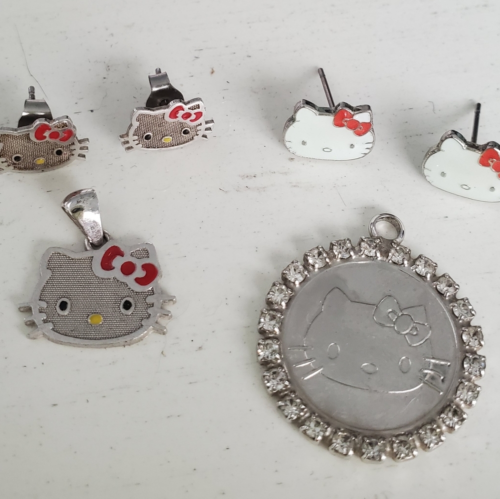 HELLO KITTY jewelry lot